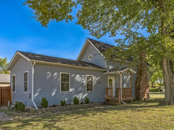 630 Locust St, Mound City, KS 66056