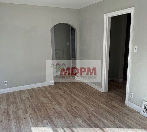 4th image of 14903 Tracey St