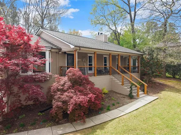 1003 Knotts Pointe Dr, Woodstock, GA 30188