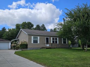 145 Blaine St, Iola, WI 54945