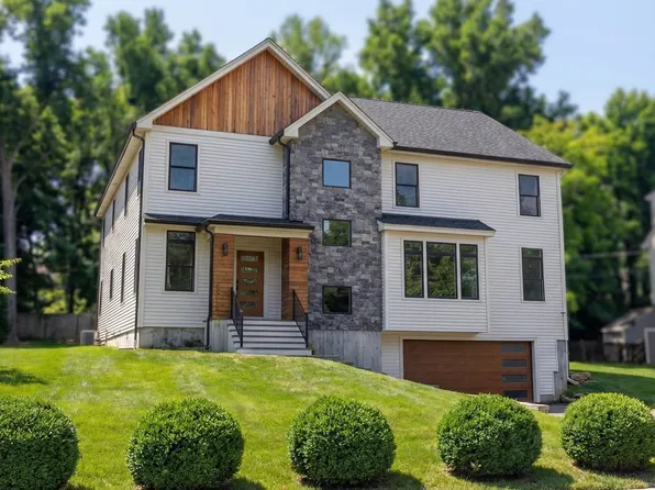 135 Hartman Rd, Newton, MA 02459