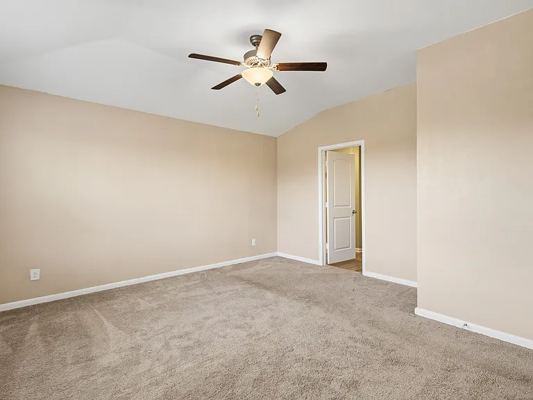 10806 Quinn Ct — Photo 13