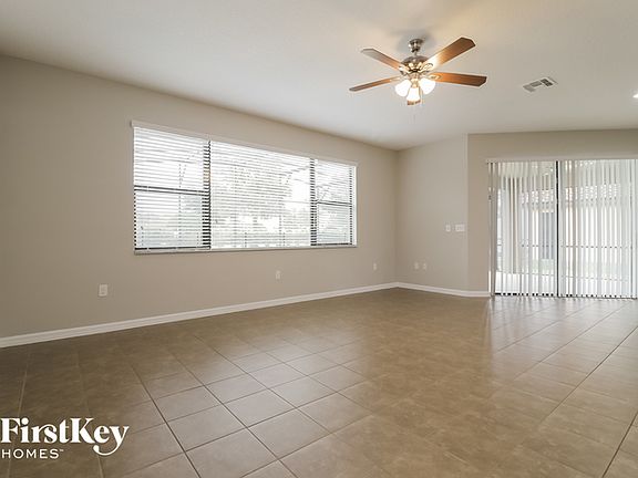 2nd image of 2525 Rosemont Cir