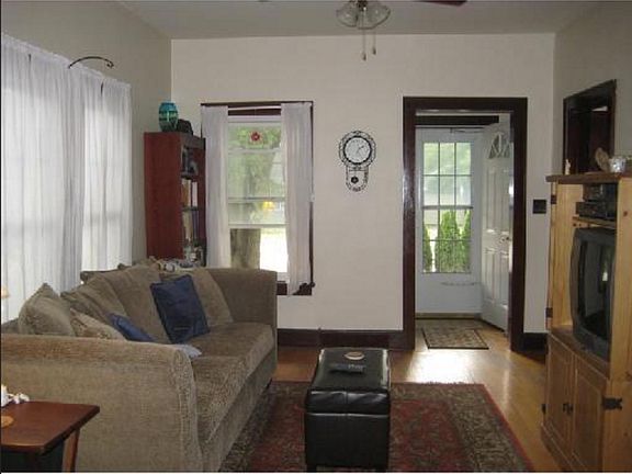4th image of 566 Kuehnle Ave