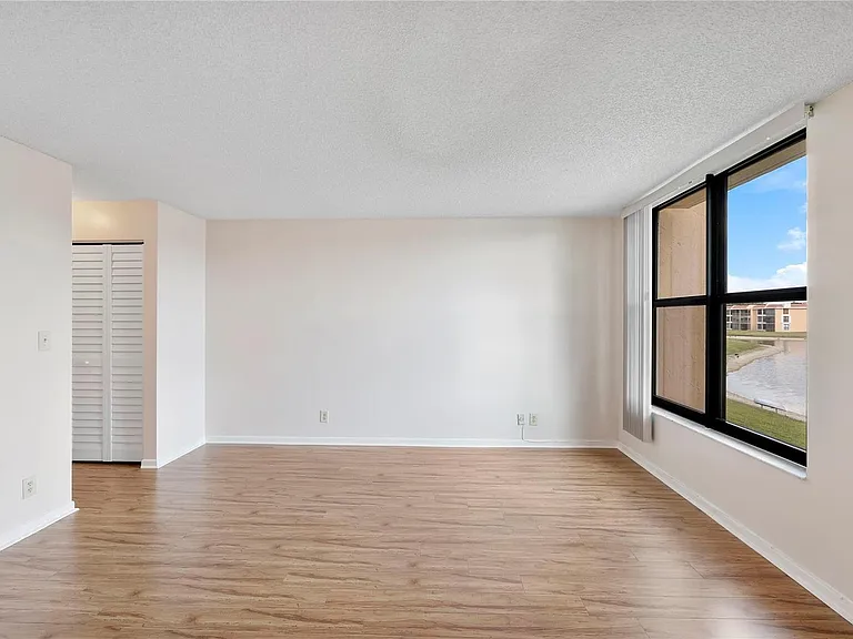6519 Coral Lake Dr #207 — Photo 9