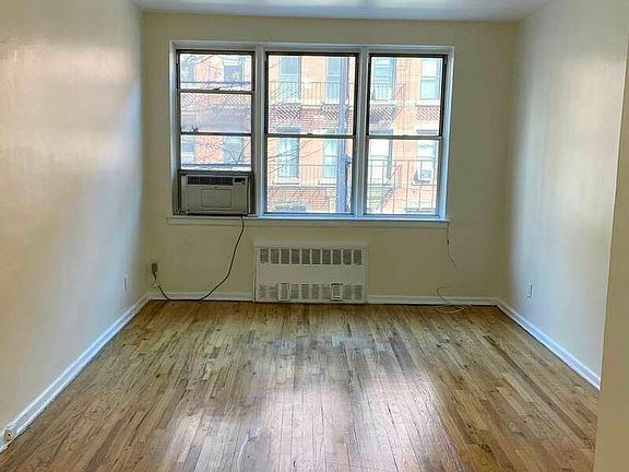 3rd image of 240 E 89th St APT 1d