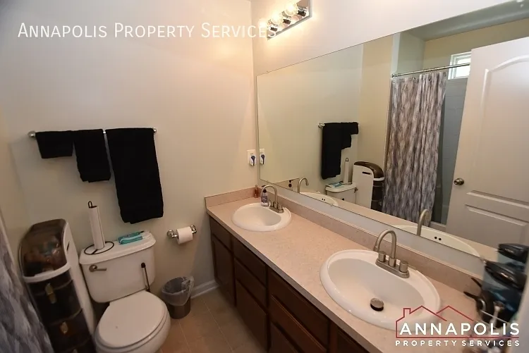 807 Croggan Cres — Photo 8
