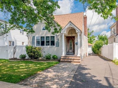 1879 Charles Street, Merrick, NY, 11566