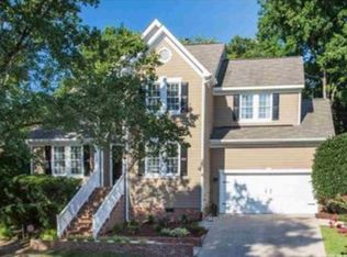 613 Penncross Dr, Raleigh, NC 27610