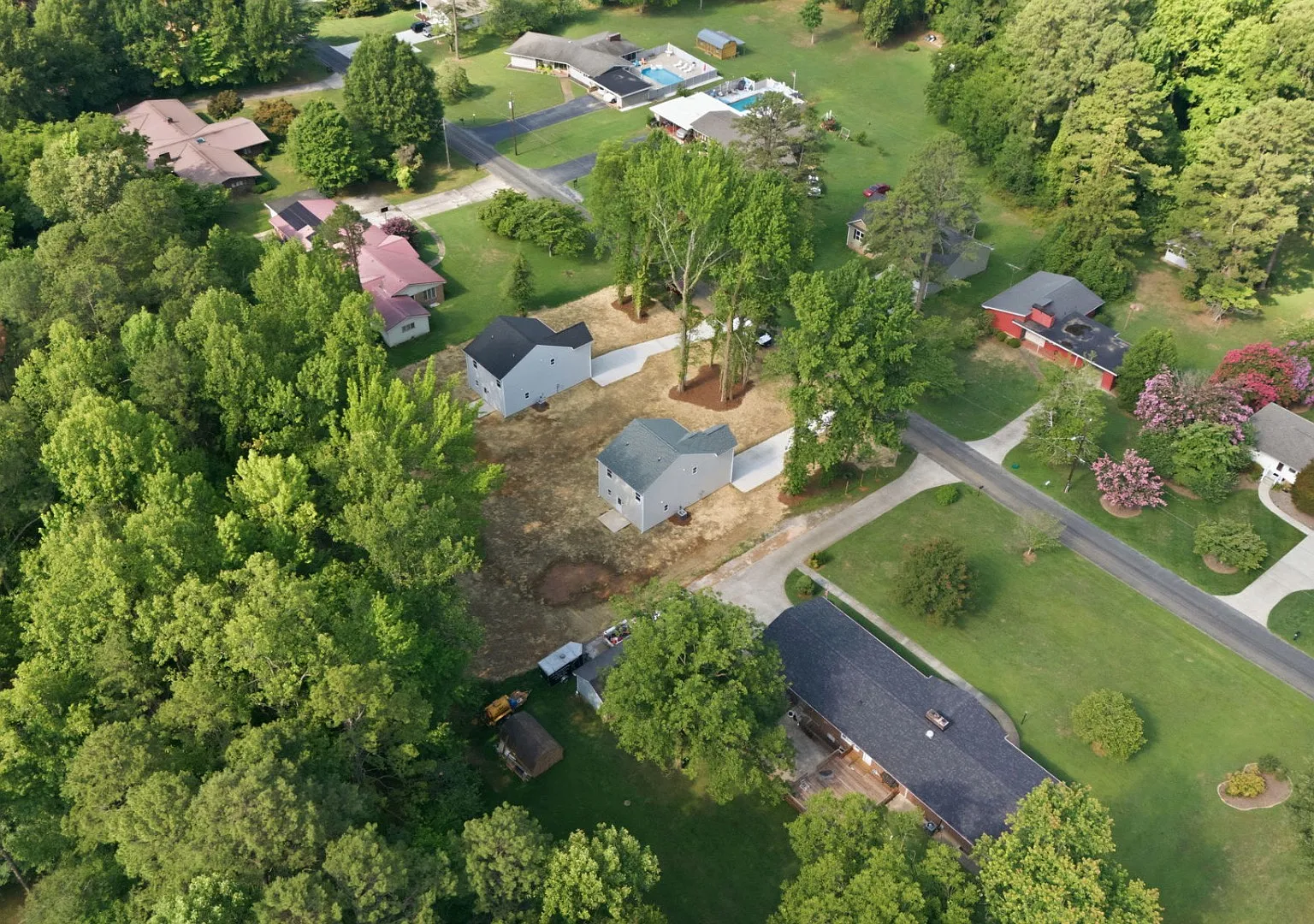 122 Maplewood Ave — Photo 3