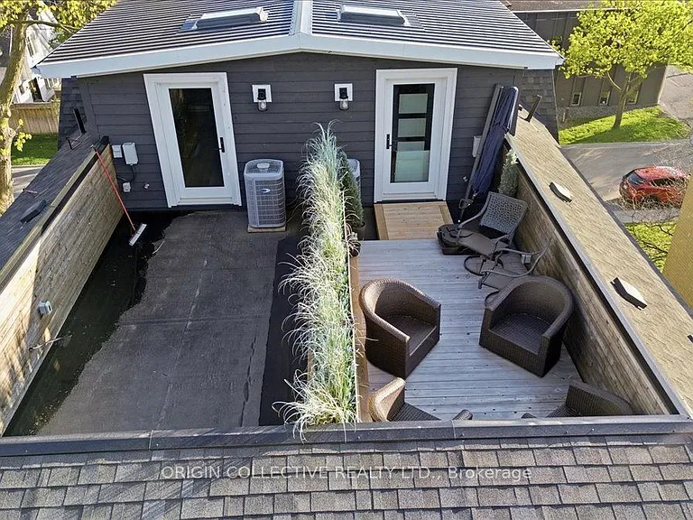 79 Wilson St E — Photo 33