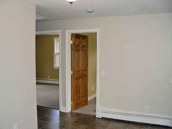 5th image of 948 Matsonford Rd