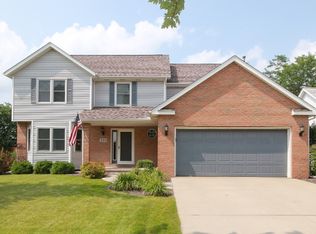 3104 Providence Dr, Bloomington, IL 61704