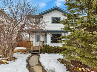 220 W Deschner Close, Red Deer, AB T4R3C2