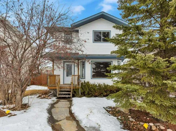 220 W Deschner Close, Red Deer, AB T4R 3C2