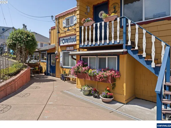 3521 SW Anchor Ave Unit 8, Lincoln City, OR 97367