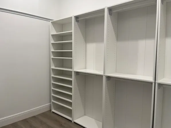 211 Baldwin Avenue image 12 of 20