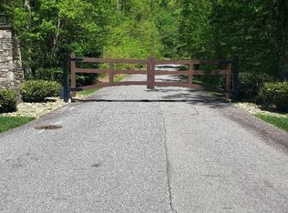 40 Mountain Watch Dr, Waynesville, NC 28785
