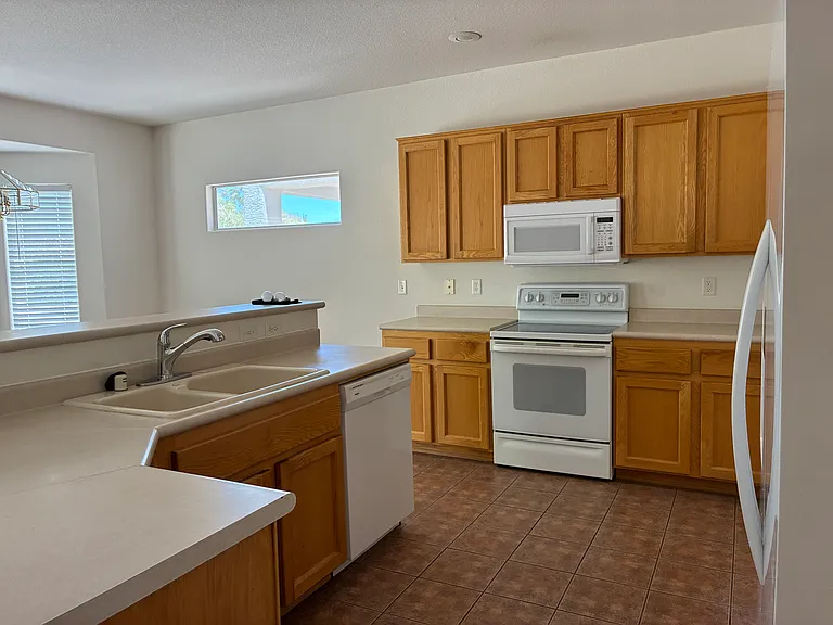 2578 Woodson Ave — Photo 28
