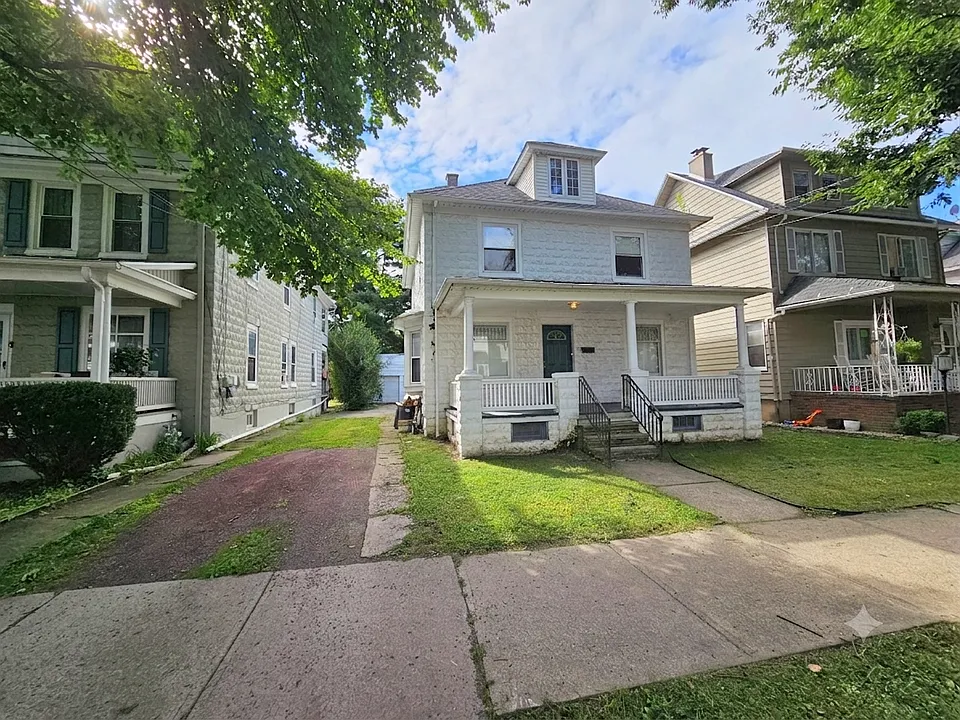 377 Wright Ave