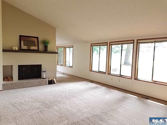 4th image of 119 Hilltop Dr Unit A