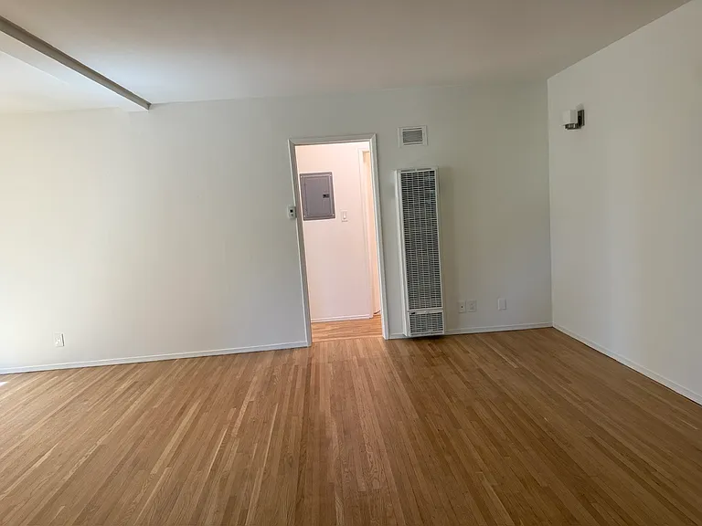 5325 Radford Ave #5 — Photo 3