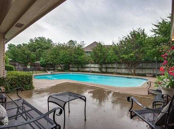 3rd image of 3305 Clearfield Dr