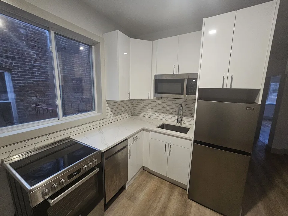 558 Main St #3C