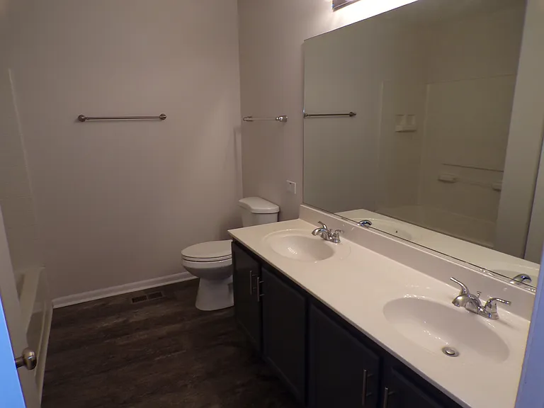 1645 W Turtle Creek Ln — Photo 24