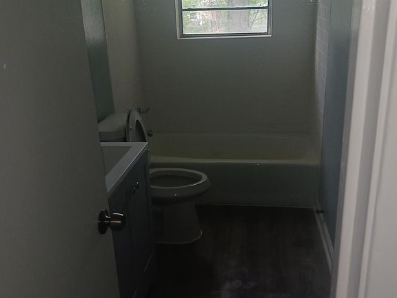 3rd image of 602 Hyde Park Pl