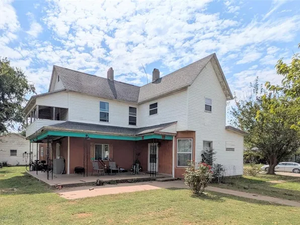 521 W College Ave, Blackwell, OK 74631