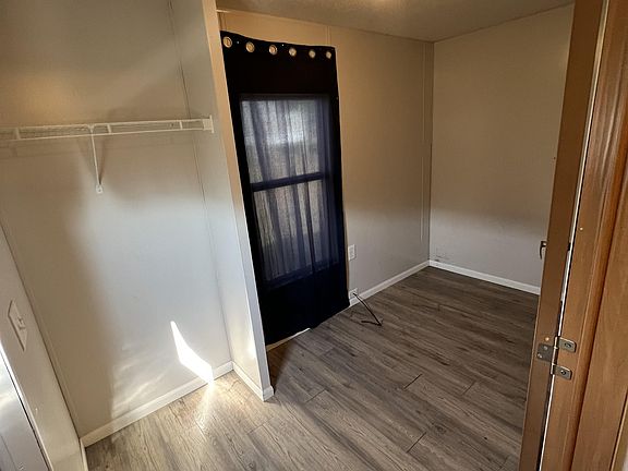 5th image of 518B 33rd Ave NW