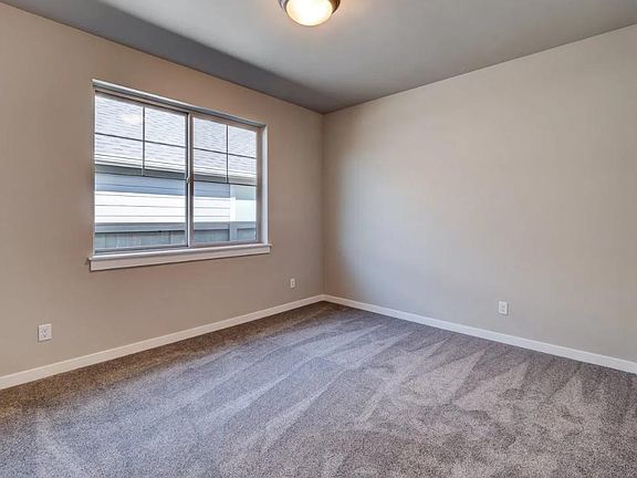 3rd image of 8085 SE Reddington St