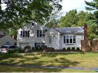 20 Willis Dr, Closter, NJ 07624