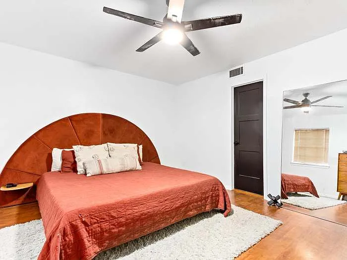 4150 Crow Rd #16 — Photo 13