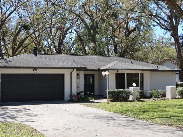 2105 Curry Rd, Lutz, FL 33549