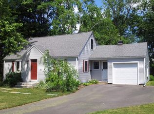 32 Woodybrook Rd, Windsor, CT 06095