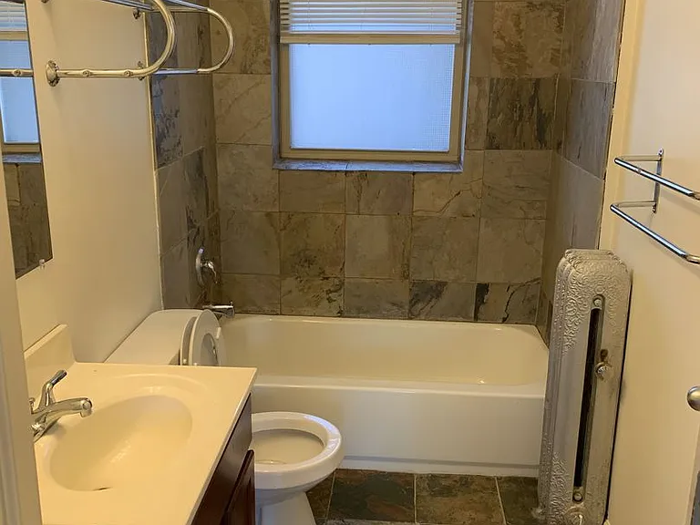 1943 W Chase Ave #2 — Photo 13