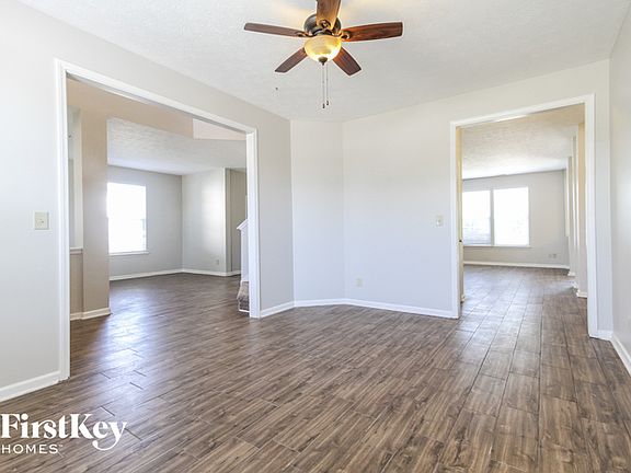 3rd image of 1079 Woodfield Ct