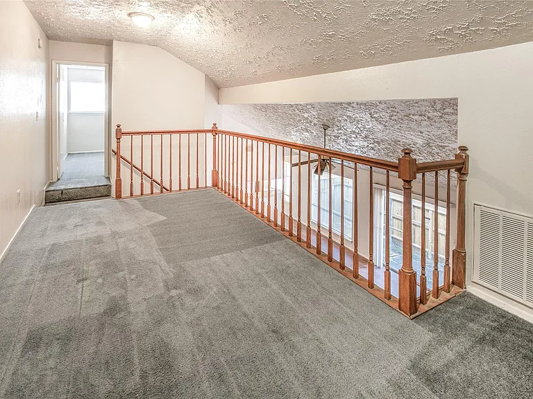 10025 Rosbrook Dr — Photo 8