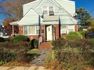 22003 133rd Ave, Springfield Gardens, NY 11413
