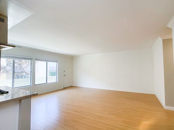 2nd image of 1738 Purdue Ave APT 5