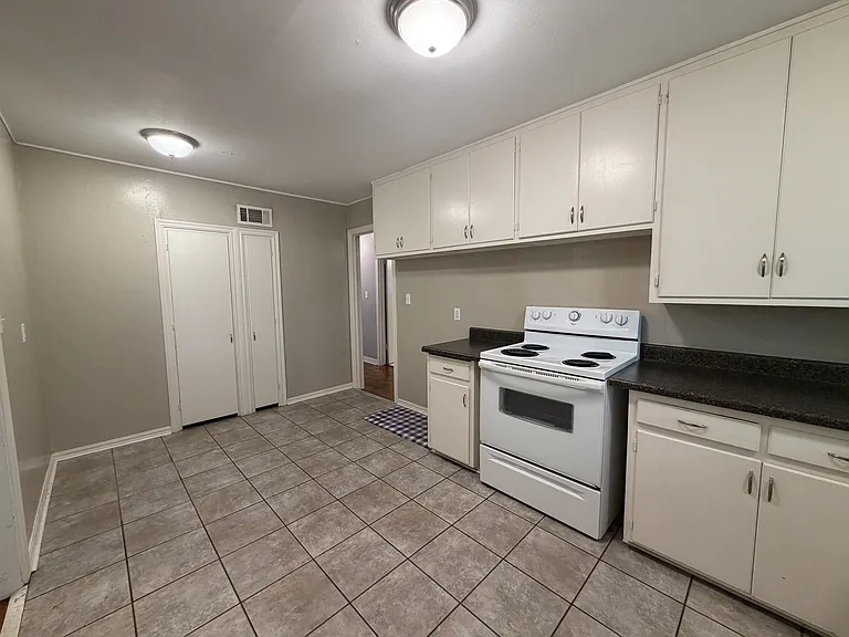 1722 Mattern Dr — Photo 5