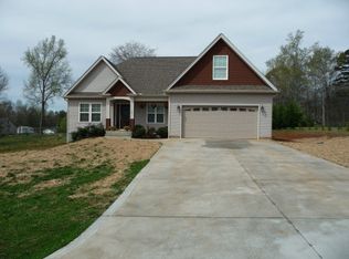 158 Sandy Dr, Boiling Springs, SC 29316