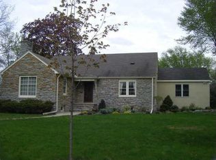 101 Homedale Rd, Hopkins, MN 55343