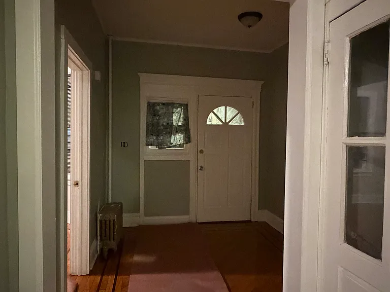 18-20 Beverly St #1 — Photo 2