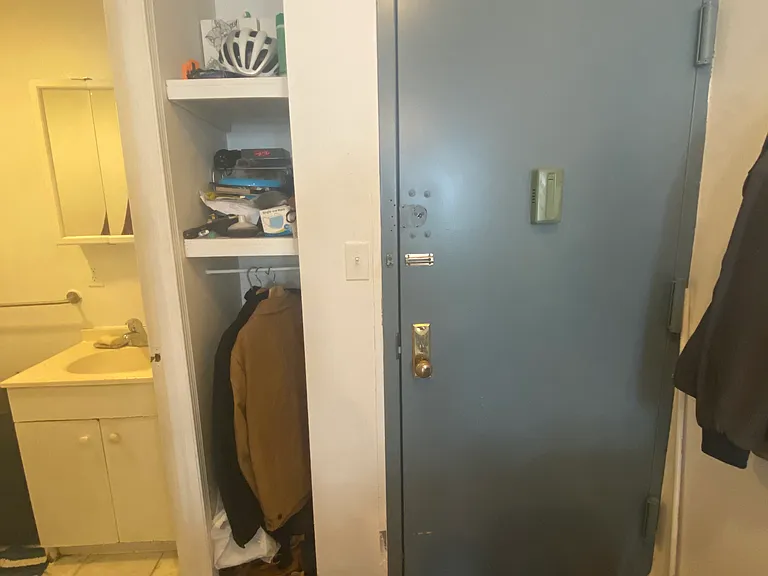 150 Orchard St #4C — Photo 6