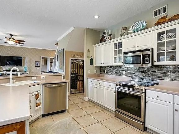 3rd image of 2102 Stone Cross Cir