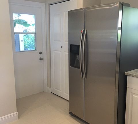 4th image of 107 NE 17th Ave #2