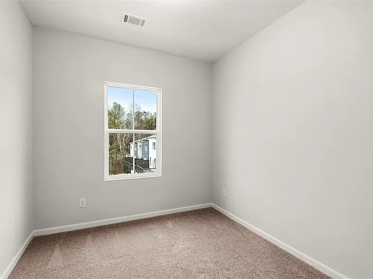 741 Payton Ln — Photo 31